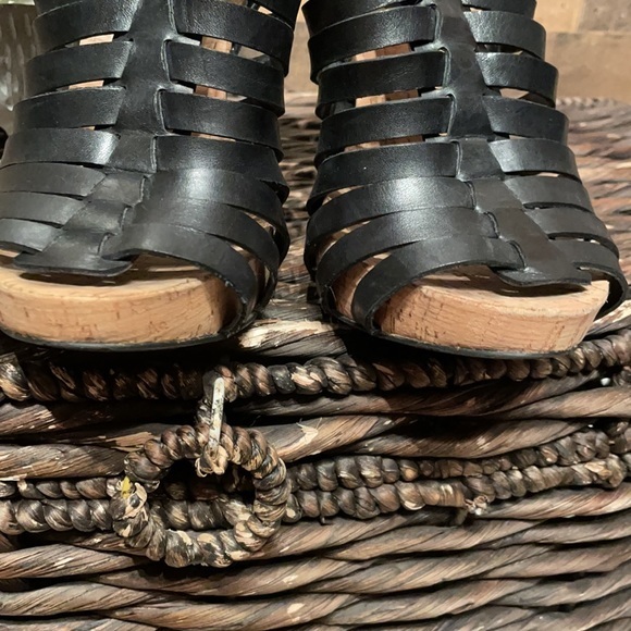 BCBGEneration Gerri Sandal size 8 EUC - Picture 9 of 14